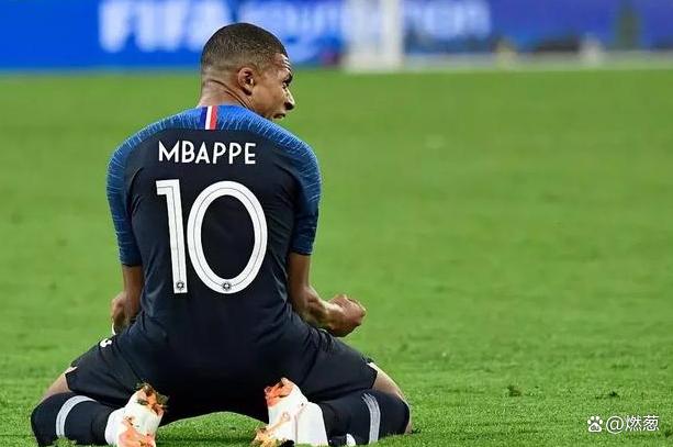 壹号娱乐包含德罗巴在法国队比赛中刷新纪录,大比分获胜引发热议!赛场气氛高涨的词条