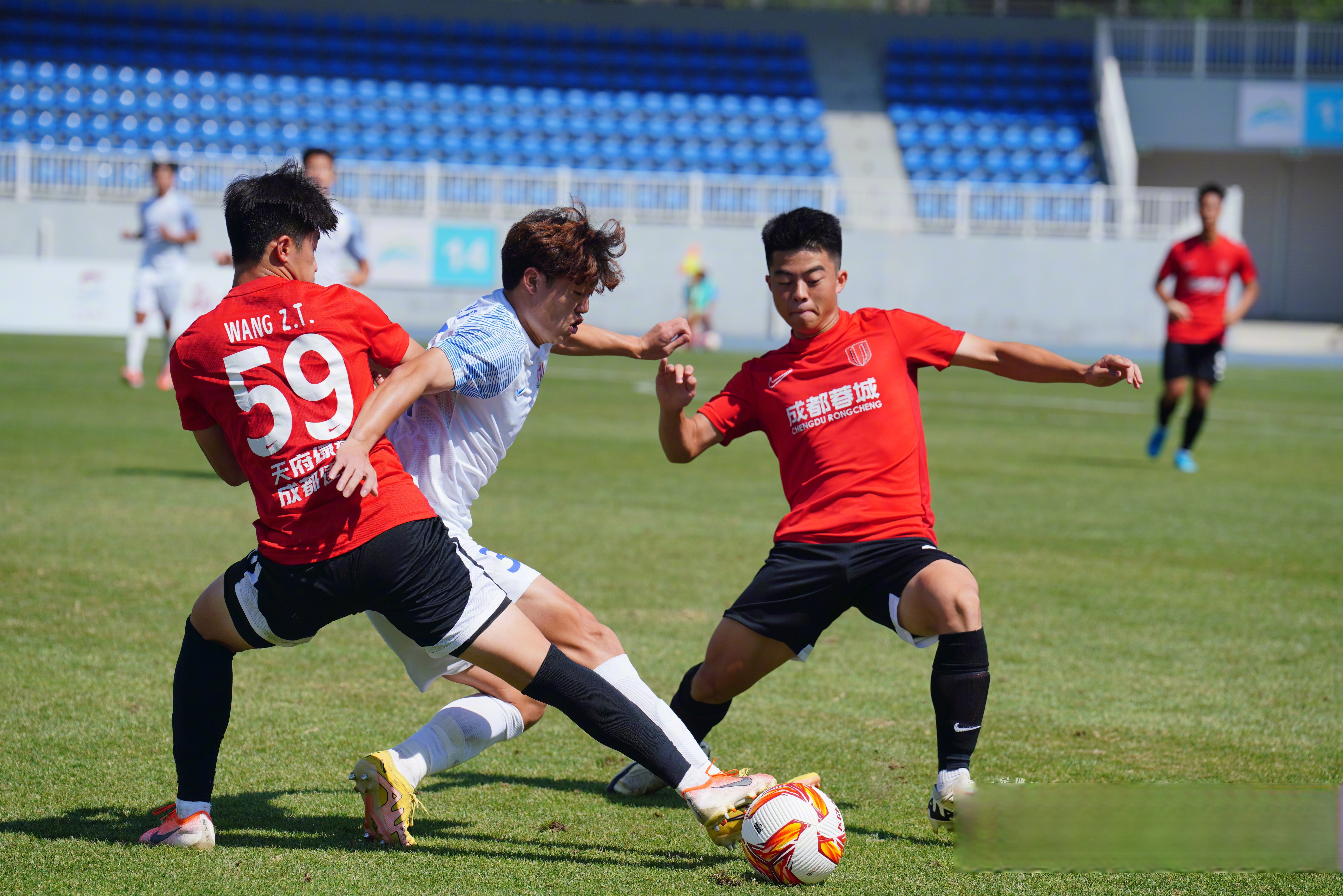 壹号娱乐关于清晨体能课后，上海申花内部沟通备战CBA常规赛，媒体盛赞，阵容厚度经受考验的信息